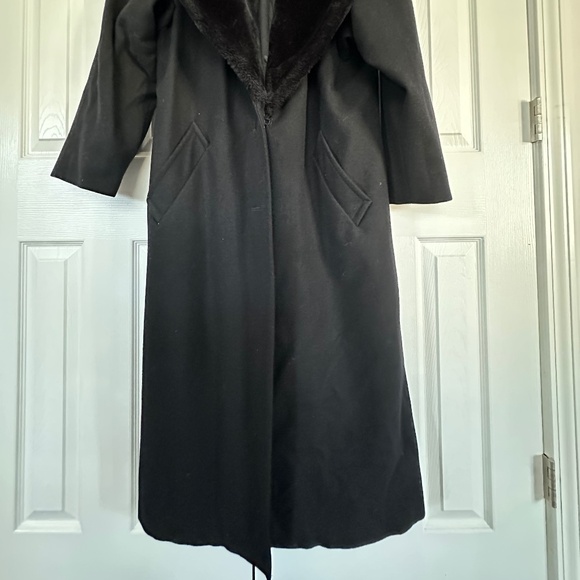 Braefair Vintage Wool Long Coat | Size 6 | Made in Ukraine - Picture 13 of 16
